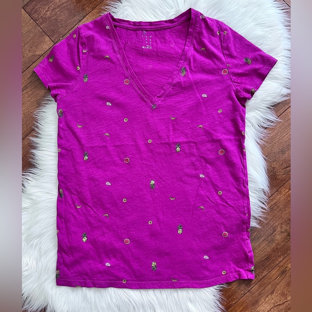 A New Day Pink Tropical Fruit/ Sequin Pineapple V-neck Cotton T-shirt-Size M
